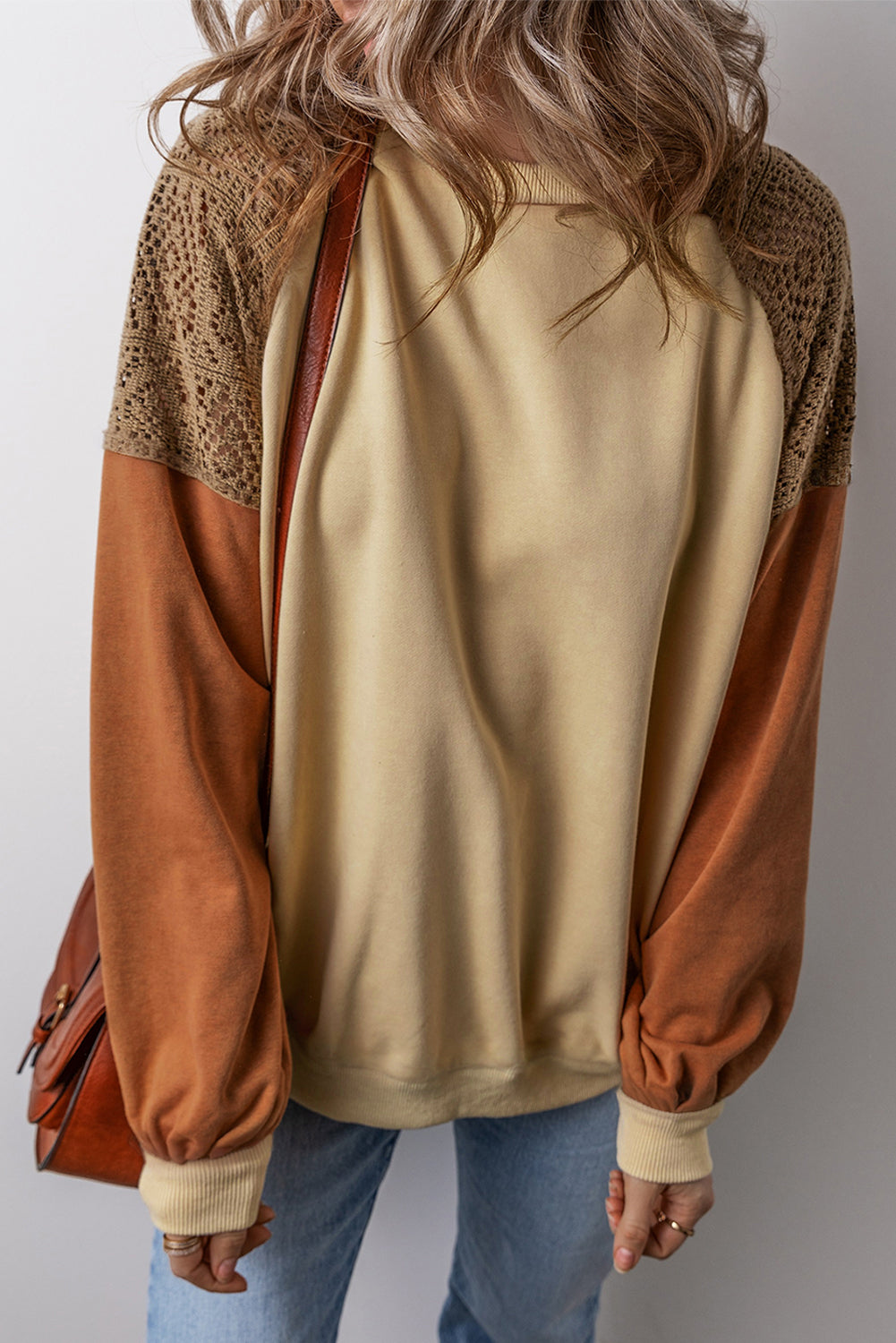 Sweat-shirt à épaules tombantes et patchwork de dentelle