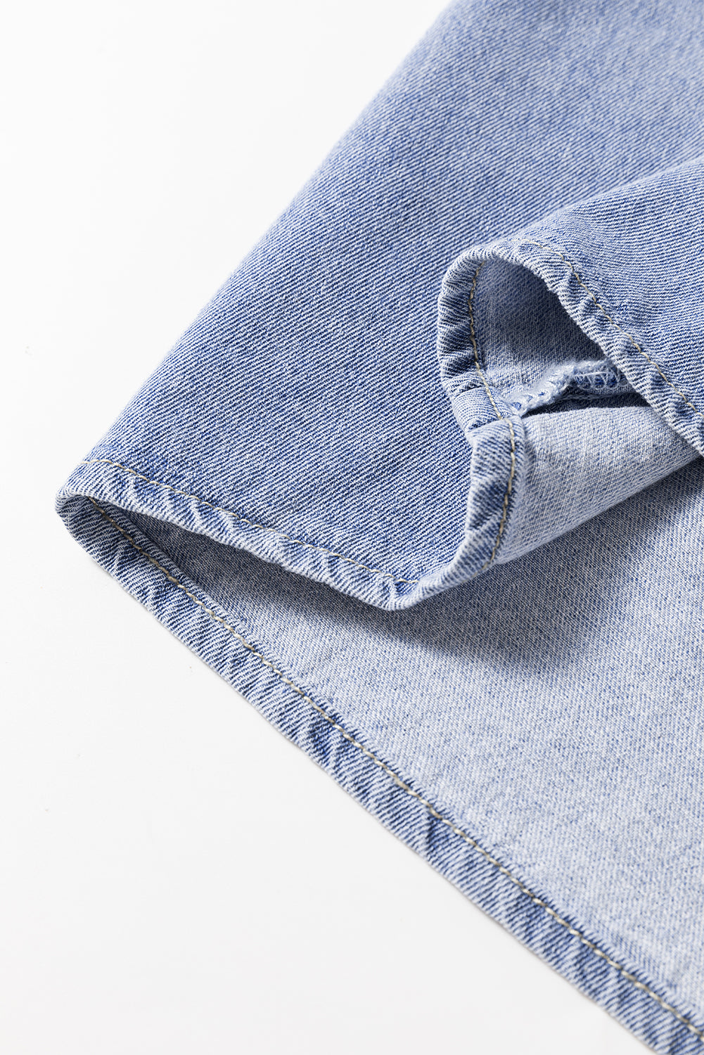 Chemise en jean boutonnée à manches longues et à volants