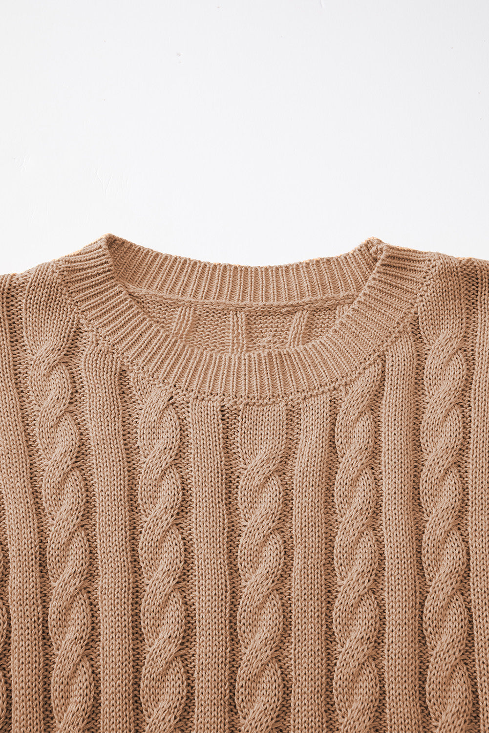 Pull a manches courtes en tricot torsadé a col rond