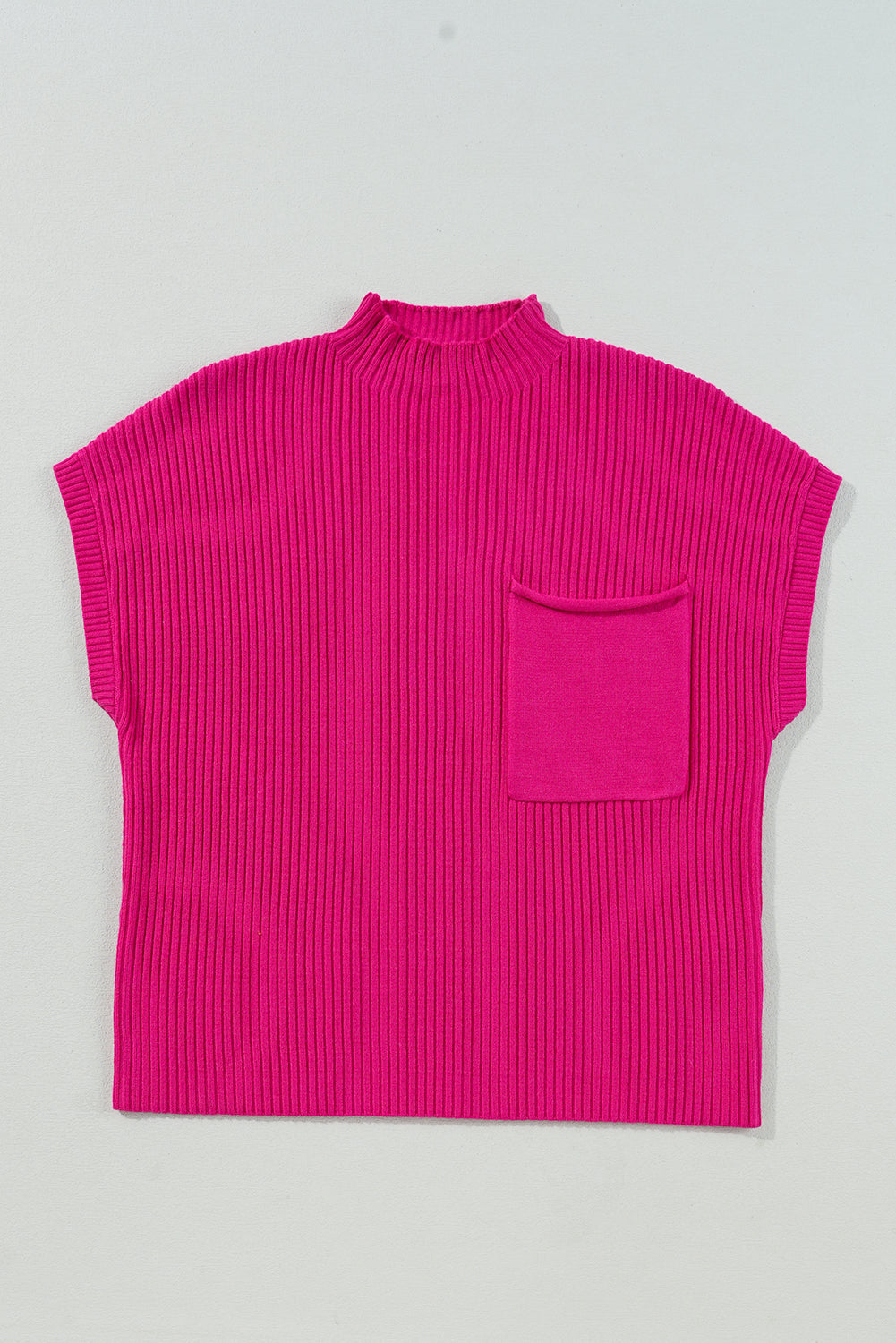 Pull a manches courtes en tricot côtelé avec poche plaquée