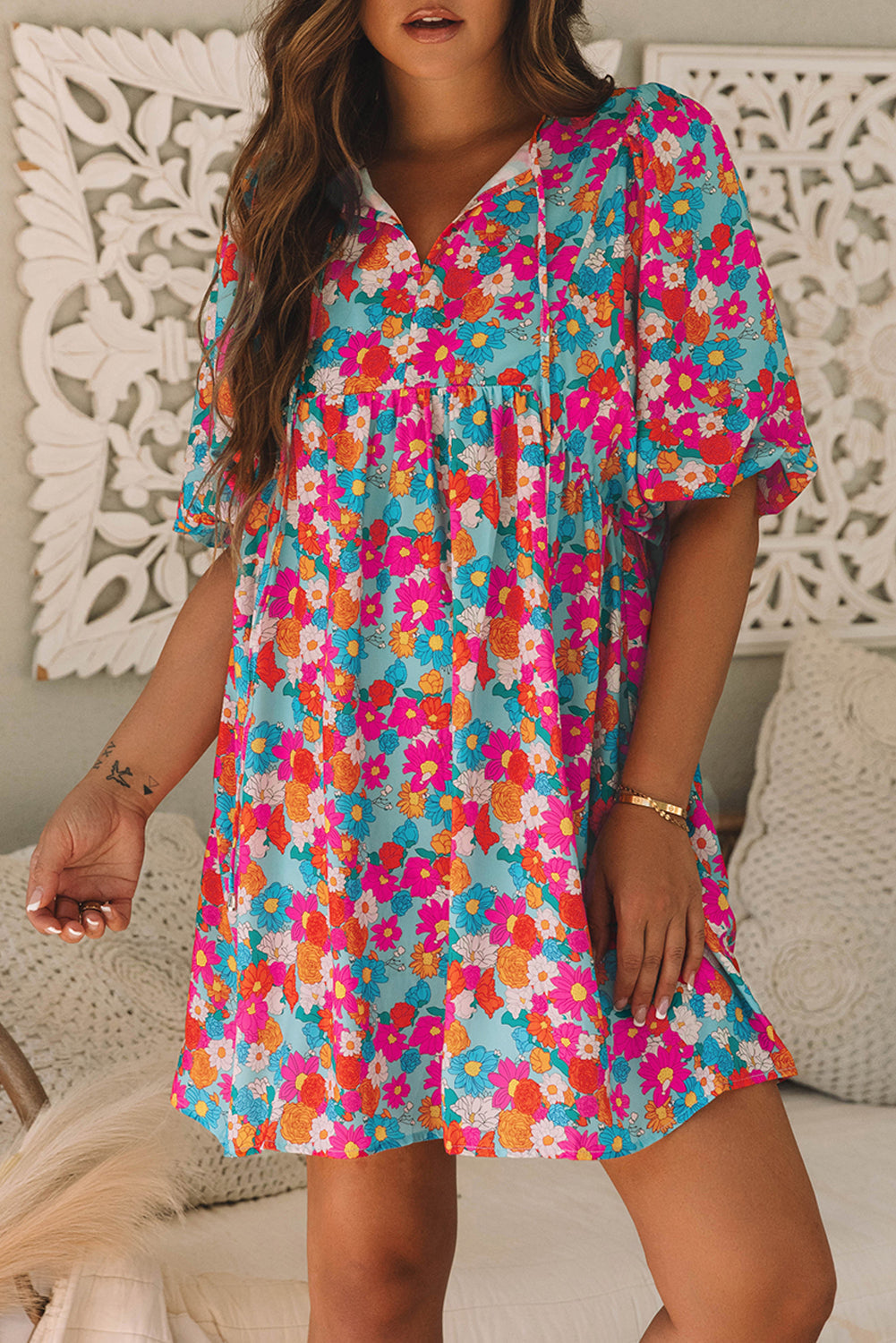 Robe babydoll a imprimé floral, col fendu, manches bulles