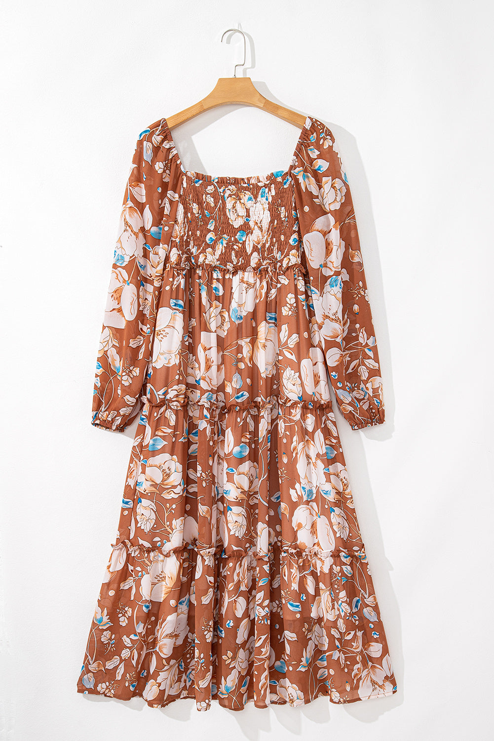 Robe longue taille haute froncée a imprimé floral et col carré