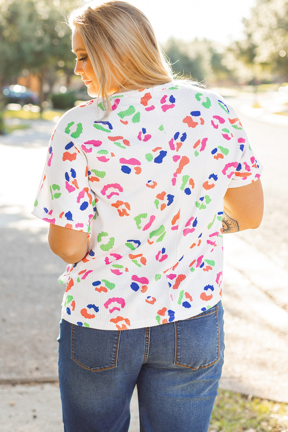 T-shirt texturé à imprimé léopard multicolore grande taille