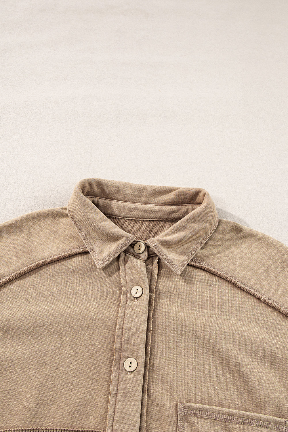 Veste ample texturée a délavage minéral et patchwork