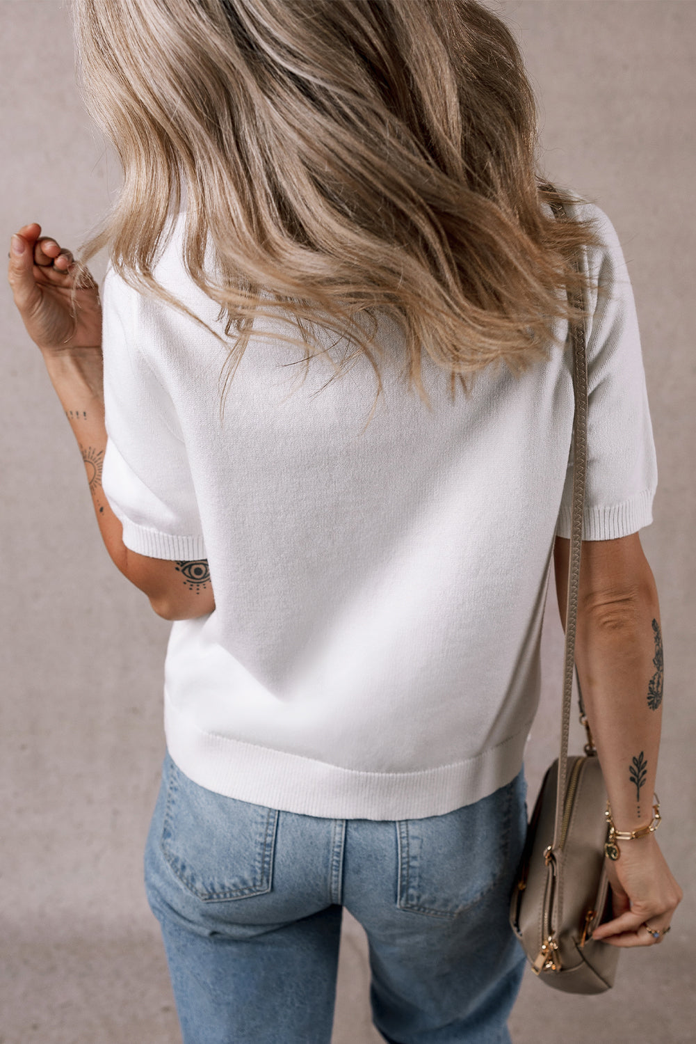 T-shirt pull texturé a boutons dorés