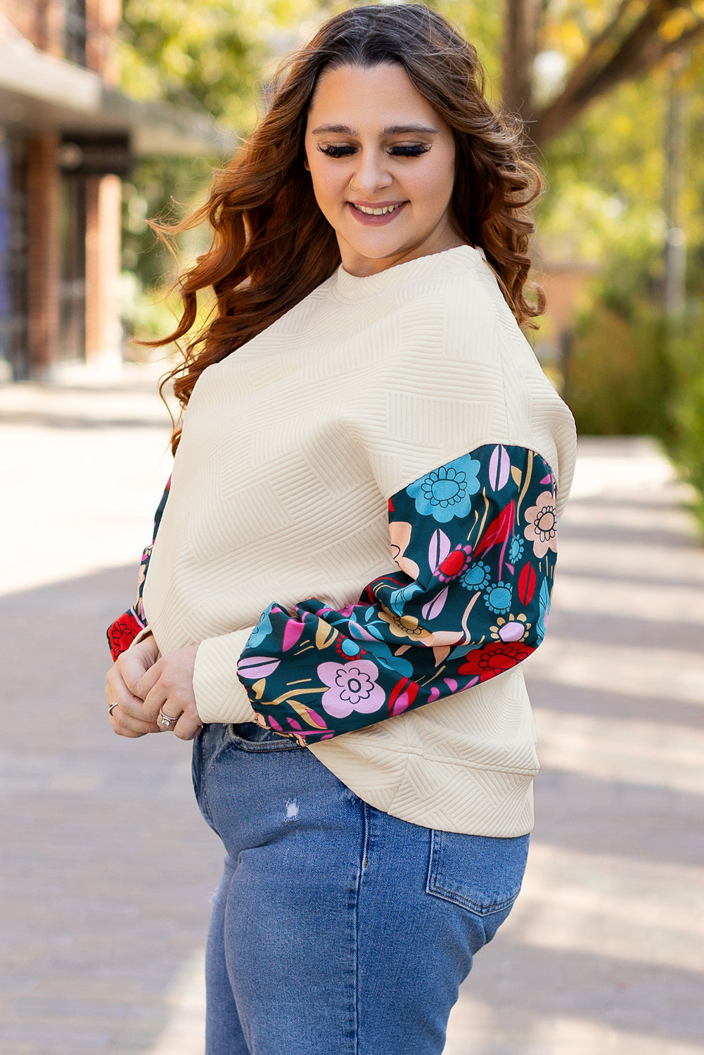 Haut Pull Texturé Floral a Manches Patchwork de Grande Taille