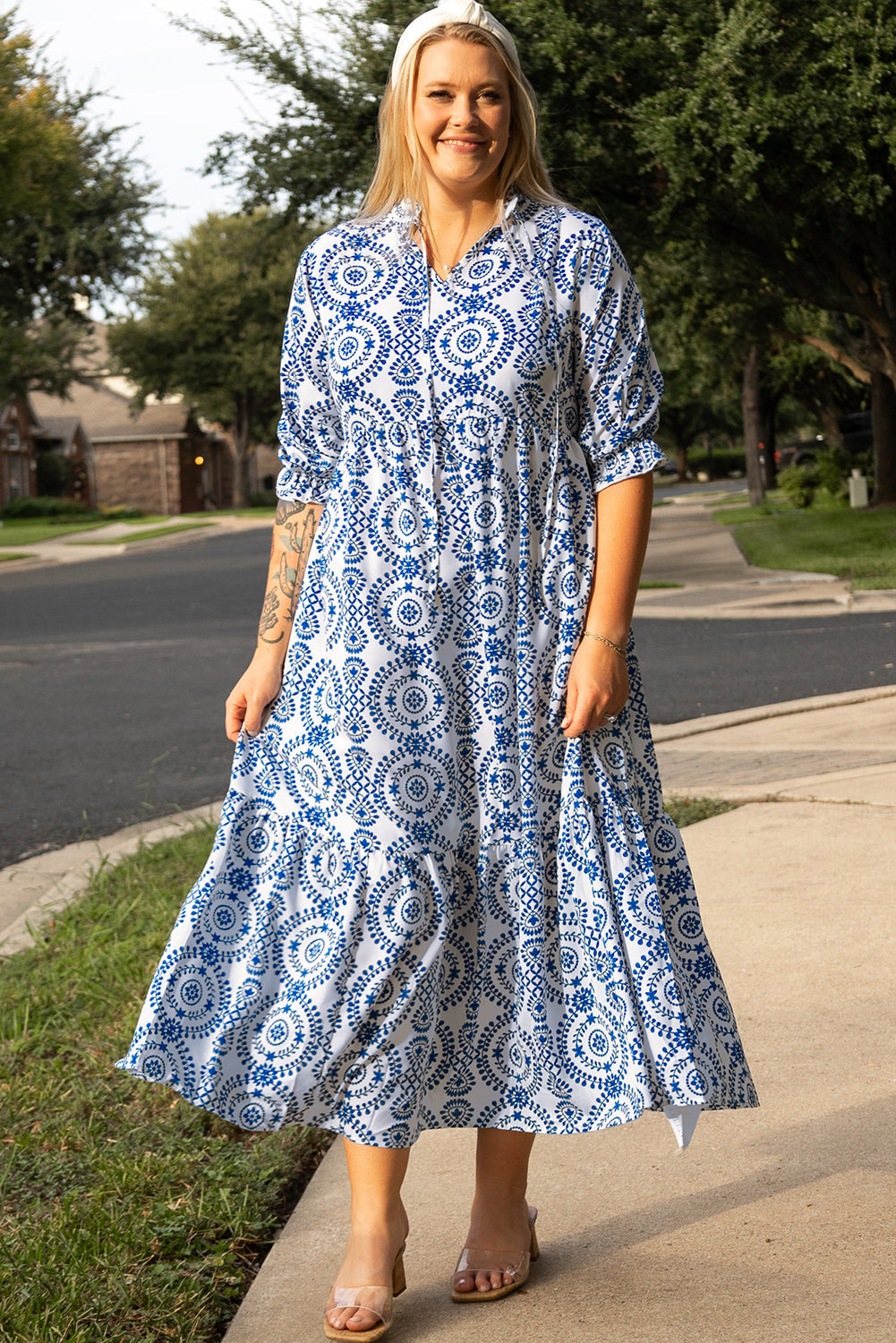 Robe longue a lacets et imprimé géométrique, col cranté, grande taille
