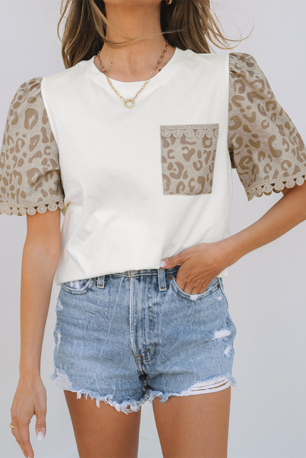 T-shirt à manches bouffantes et bordure en dentelle au crochet motif léopard