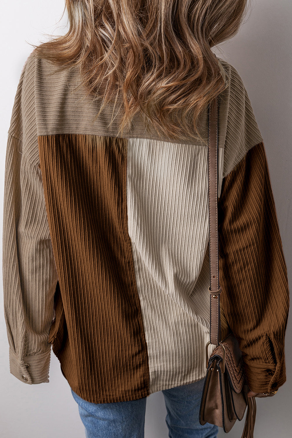 Veste en velours côtelé boutonnée avec poches poitrine color block