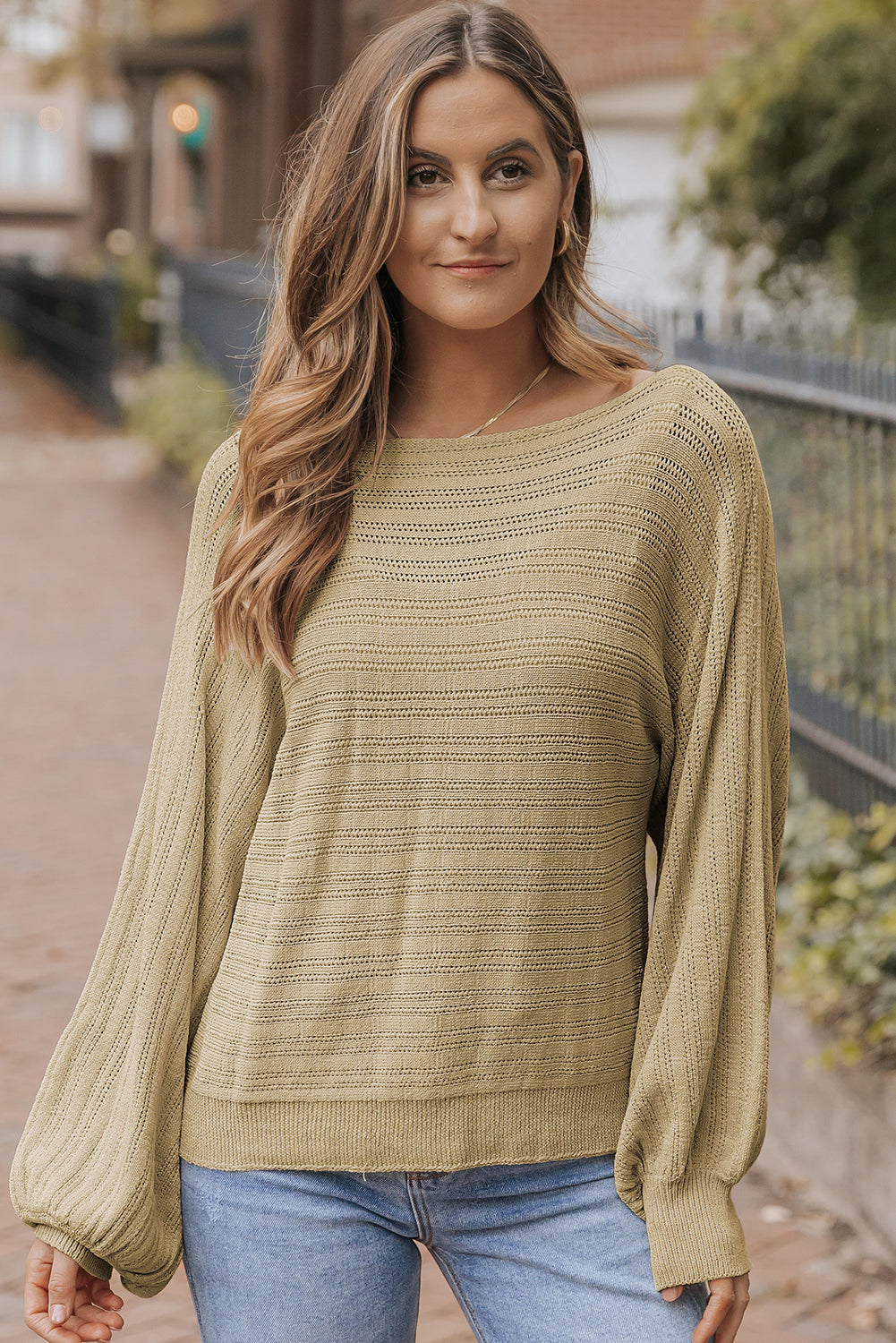Pull en tricot texturé à œillets et manches lanternes