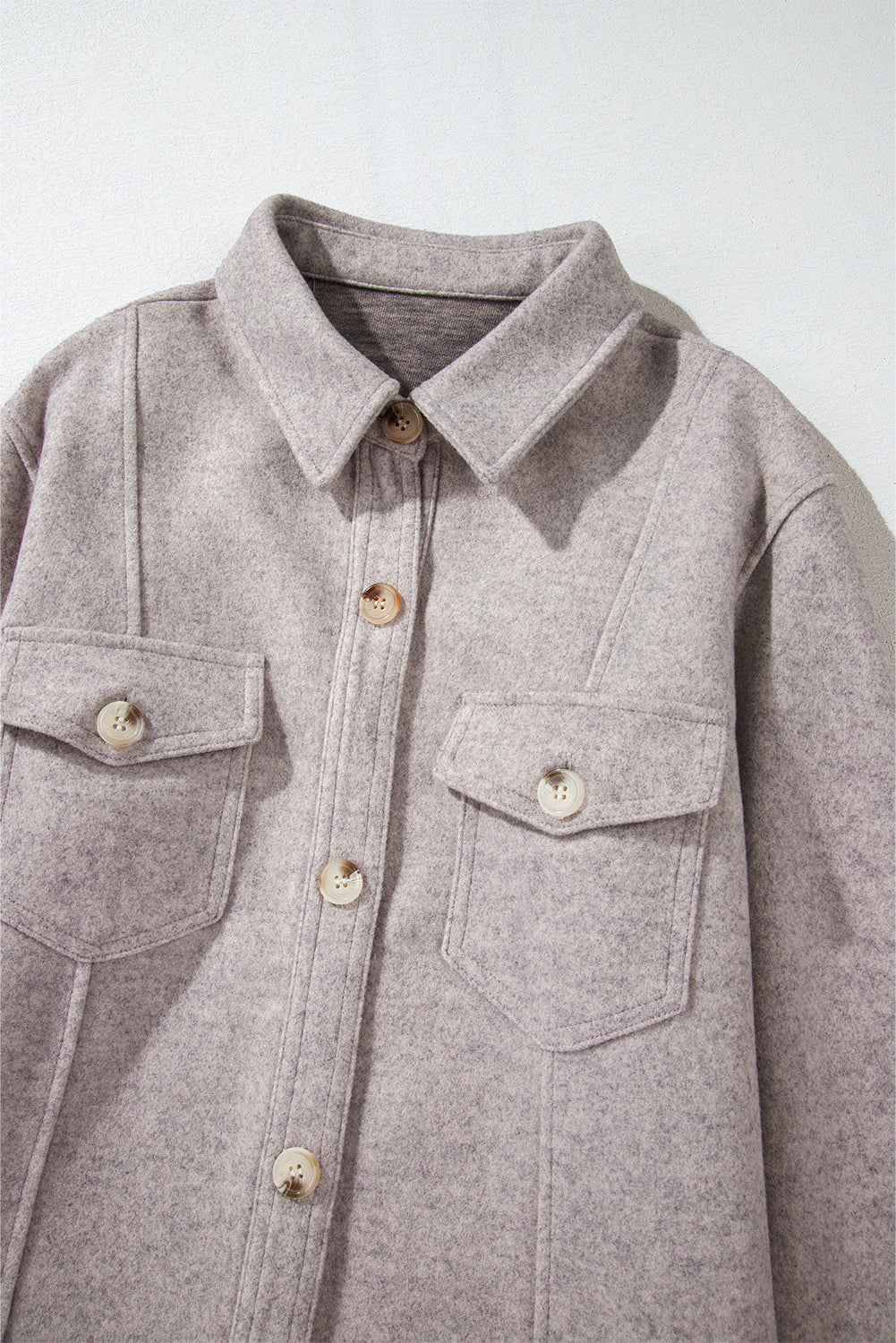 Veste boutonnée a col rabattu et poches a rabat
