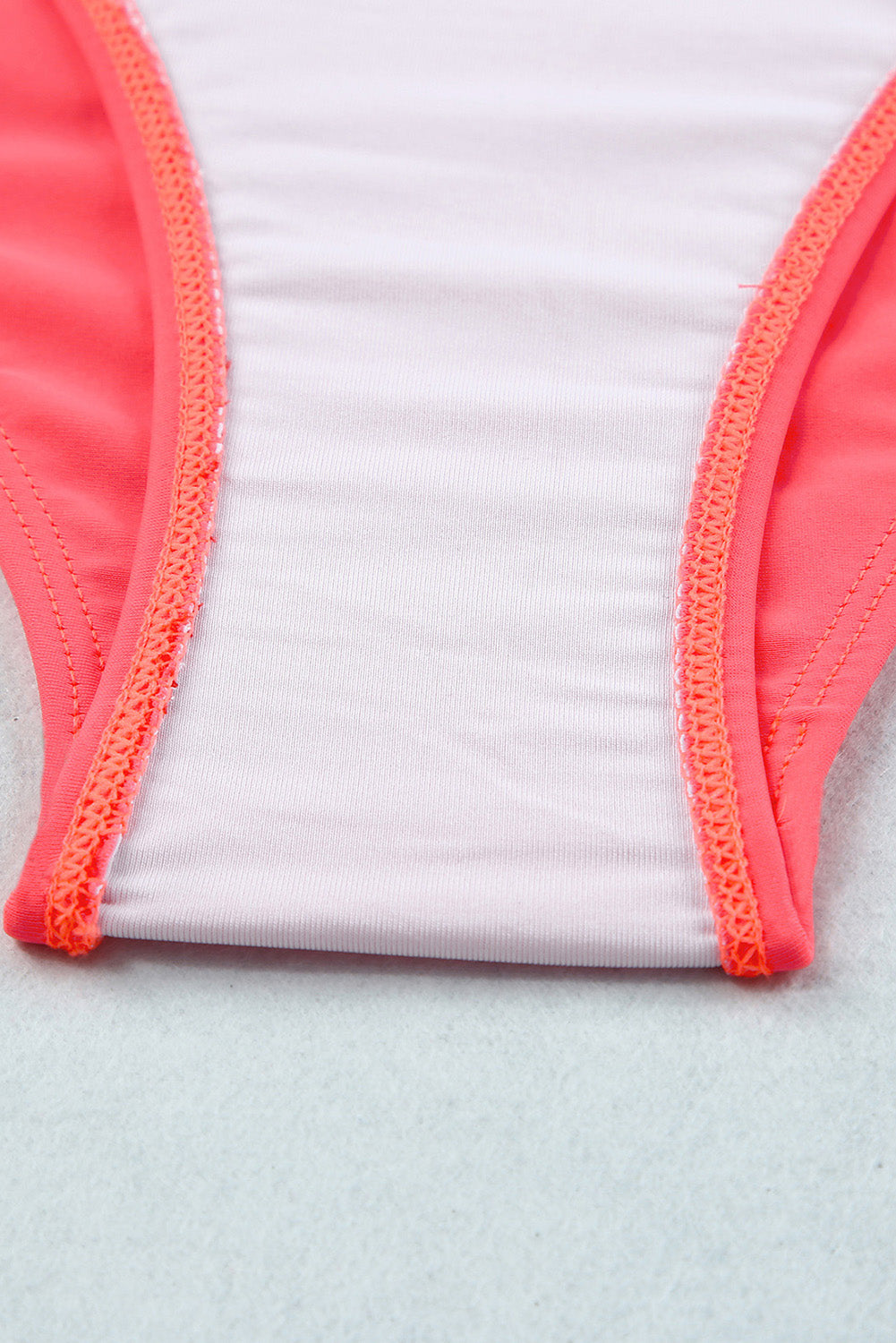 Bikini festonné croisé taille haute