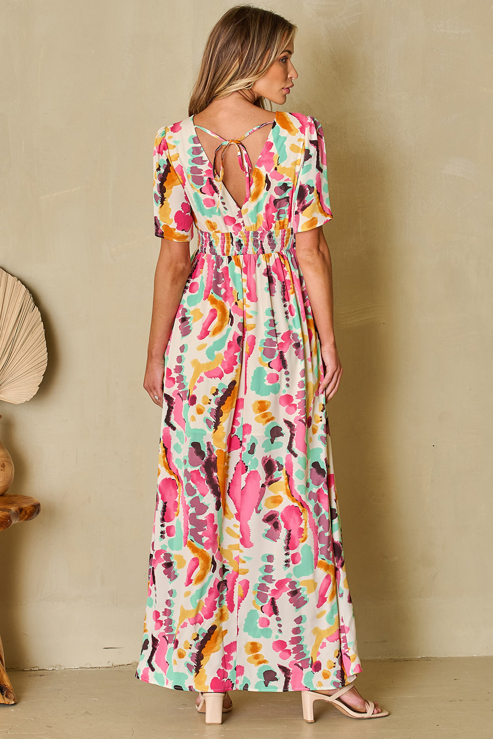 Robe longue bohème à imprimé tie-dye et col en V