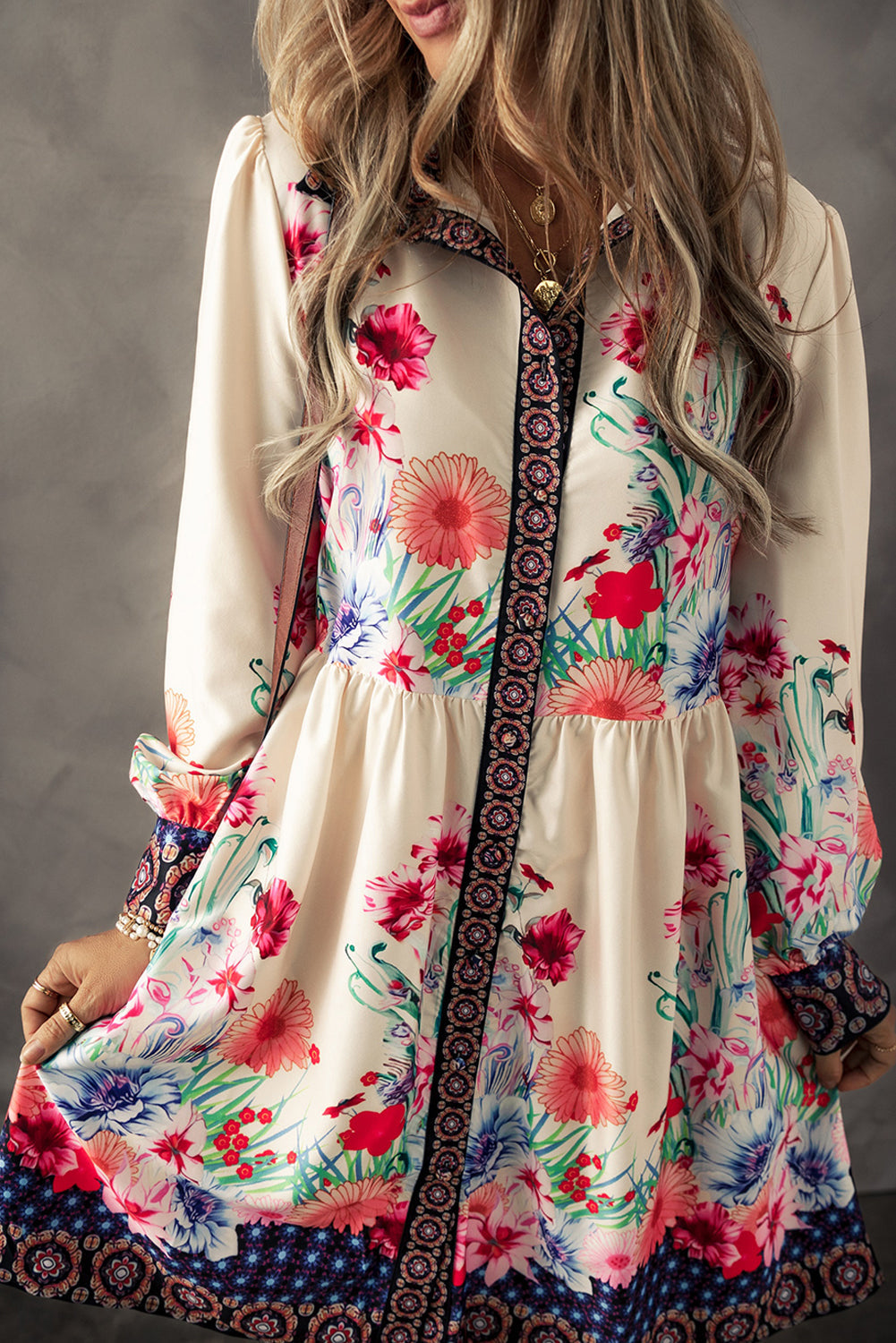 Mini-robe chemise taille haute boutonnée à imprimé floral