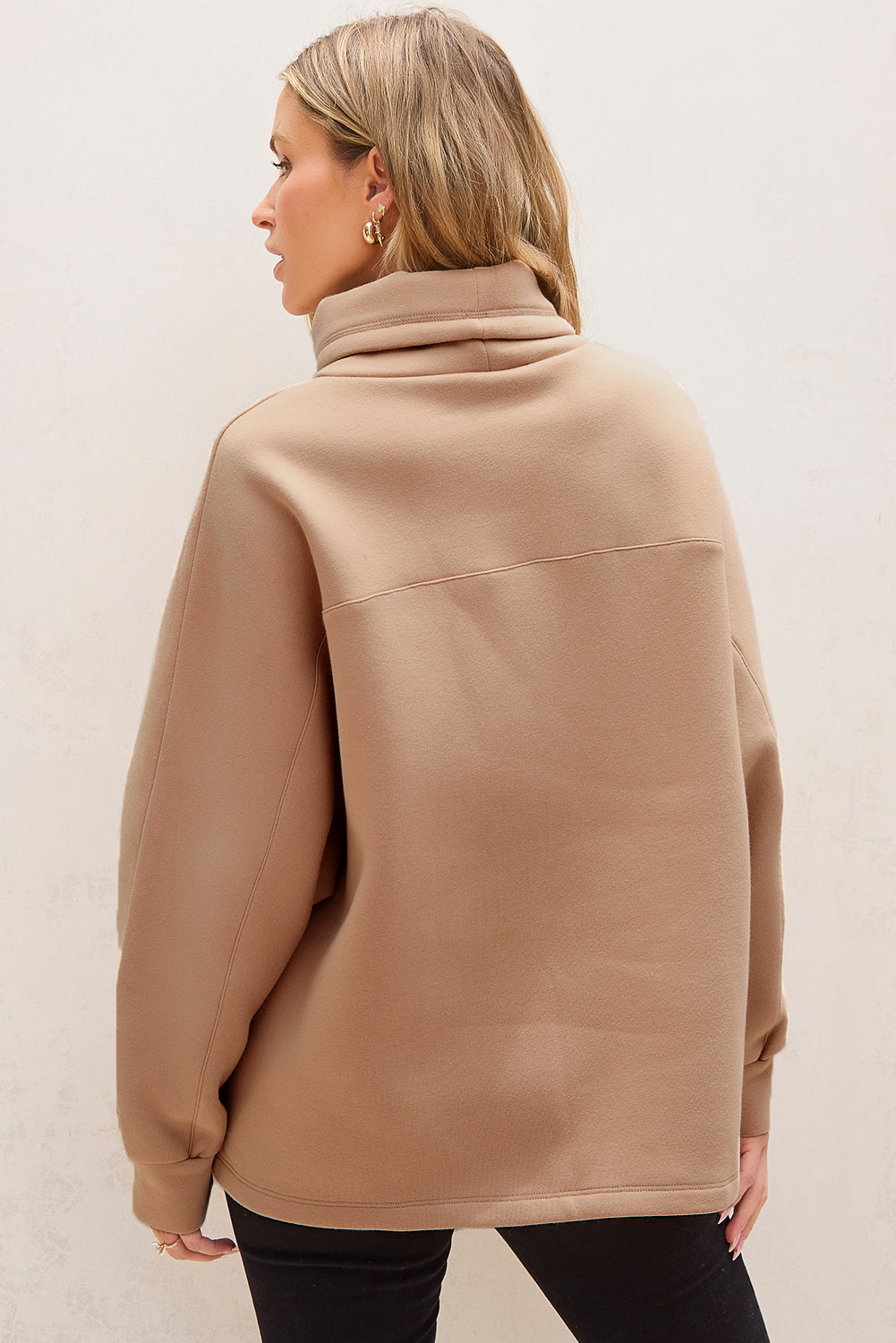 Sweat-shirt a col roulé et manches chauve-souris avec cordon de serrage