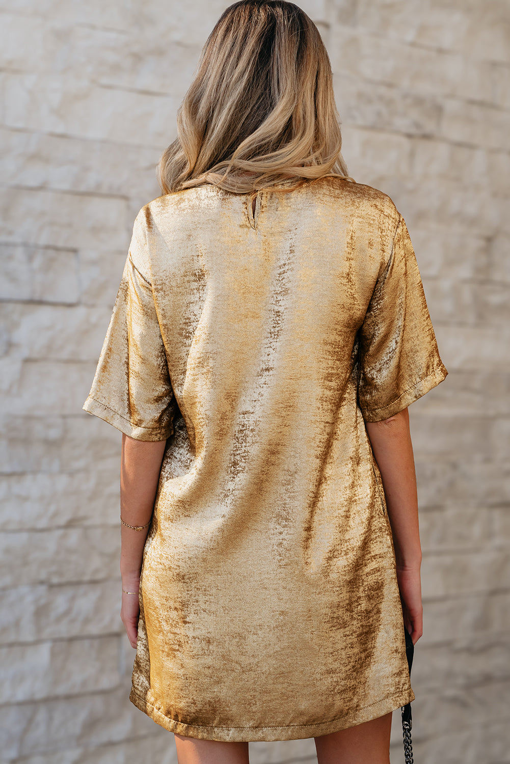 Robe mini-t-shirt ras du cou à effet métallisé