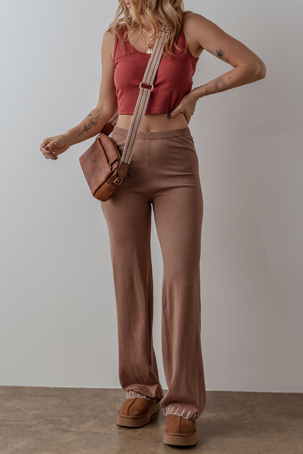 Pantalon tricoté taille haute a jambe droite