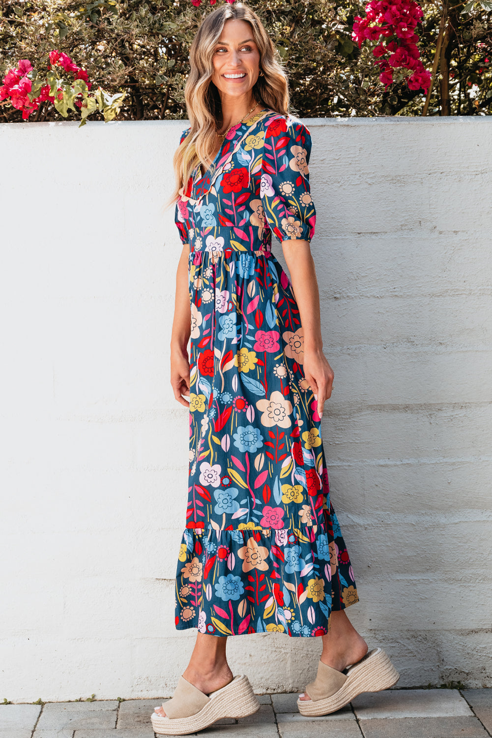 Robe longue rétro à imprimé floral et col fendu