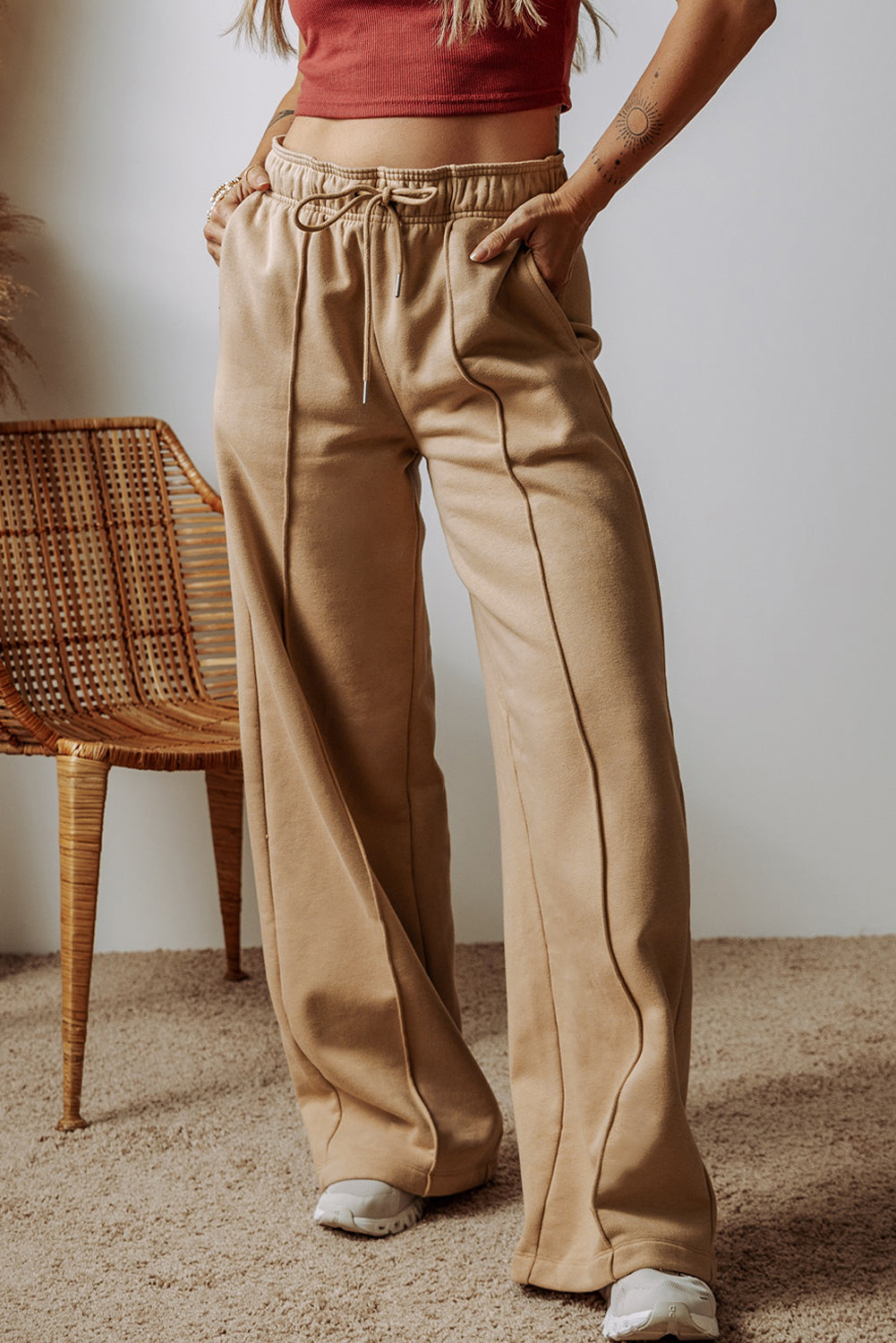 Pantalon large taille haute avec cordon de serrage et coutures apparentes