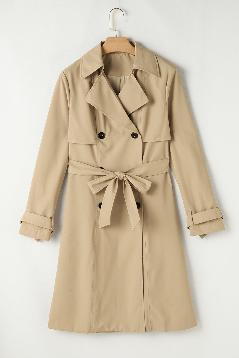 Manteau coupe-vent de couleur unie, col a revers, cravate a la taille
