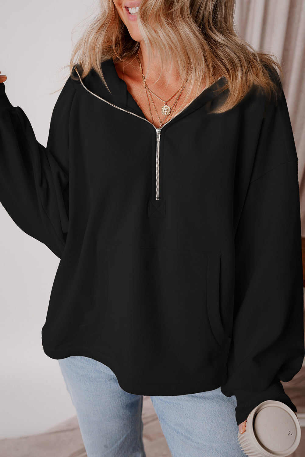 Sweat a capuche ample avec demi-fermeture éclair et poches kangourou doublées en polaire