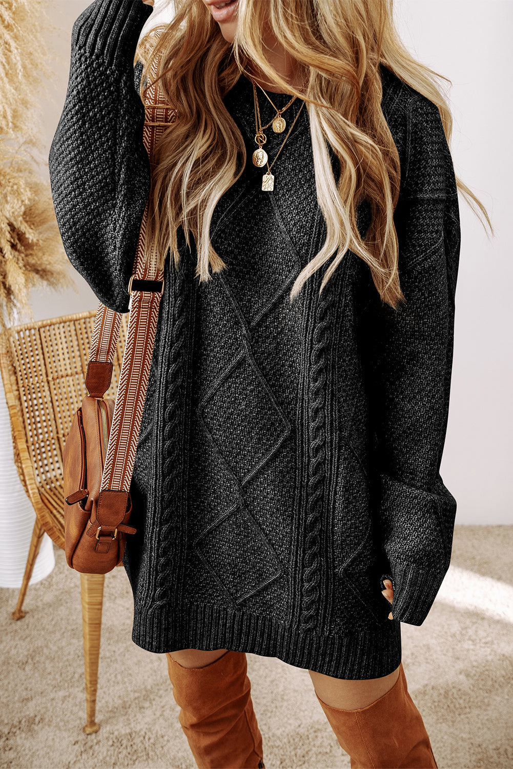 Robe pull coupe ample en tricot torsadé a épaules tombantes