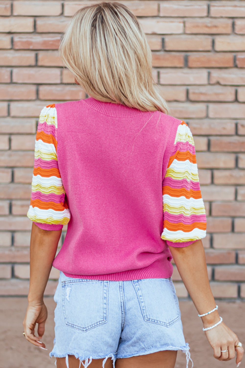 Haut pull en tricot côtelé a manches contrastées