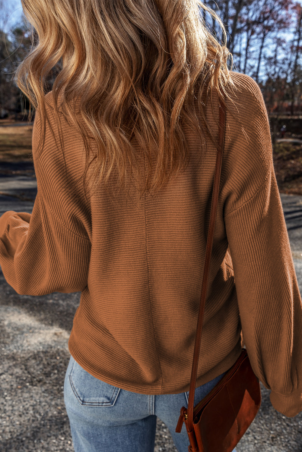 Pull ample en tricot côtelé a manches tombantes et col en V