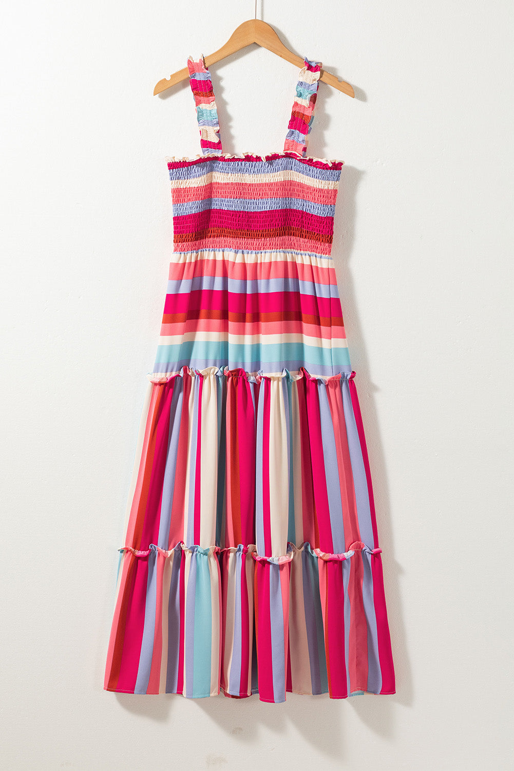 Robe longue smockée à volants et bretelles