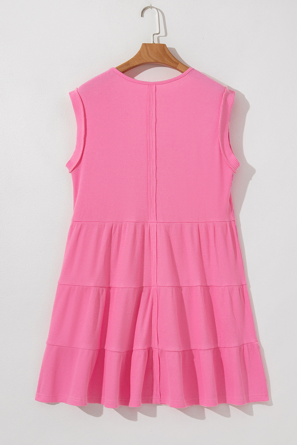 Robe trapèze à manches longues et col rond, texturée et boutonnée, à volants
