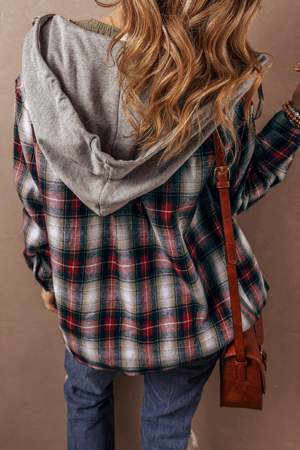 Veste à capuche boutonnée avec poche poitrine et imprimé écossais