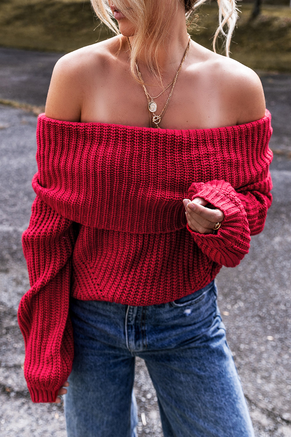 Pull en tricot a épaules dénudées