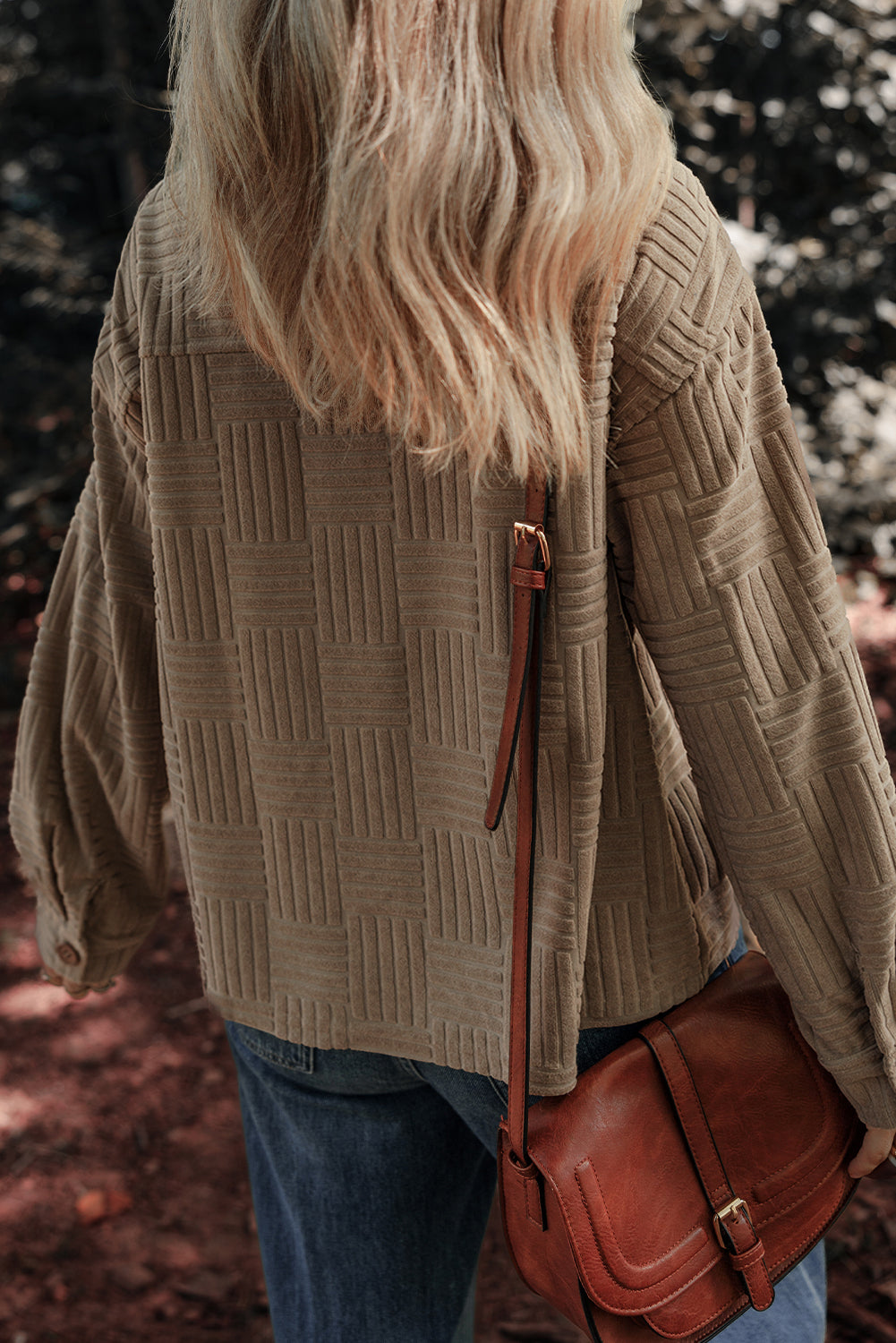 Veste boutonnée texturée avec poche poitrine