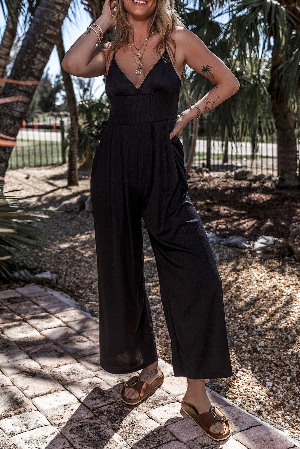 Combinaison camisole sexy à jambes larges et taille haute col en V