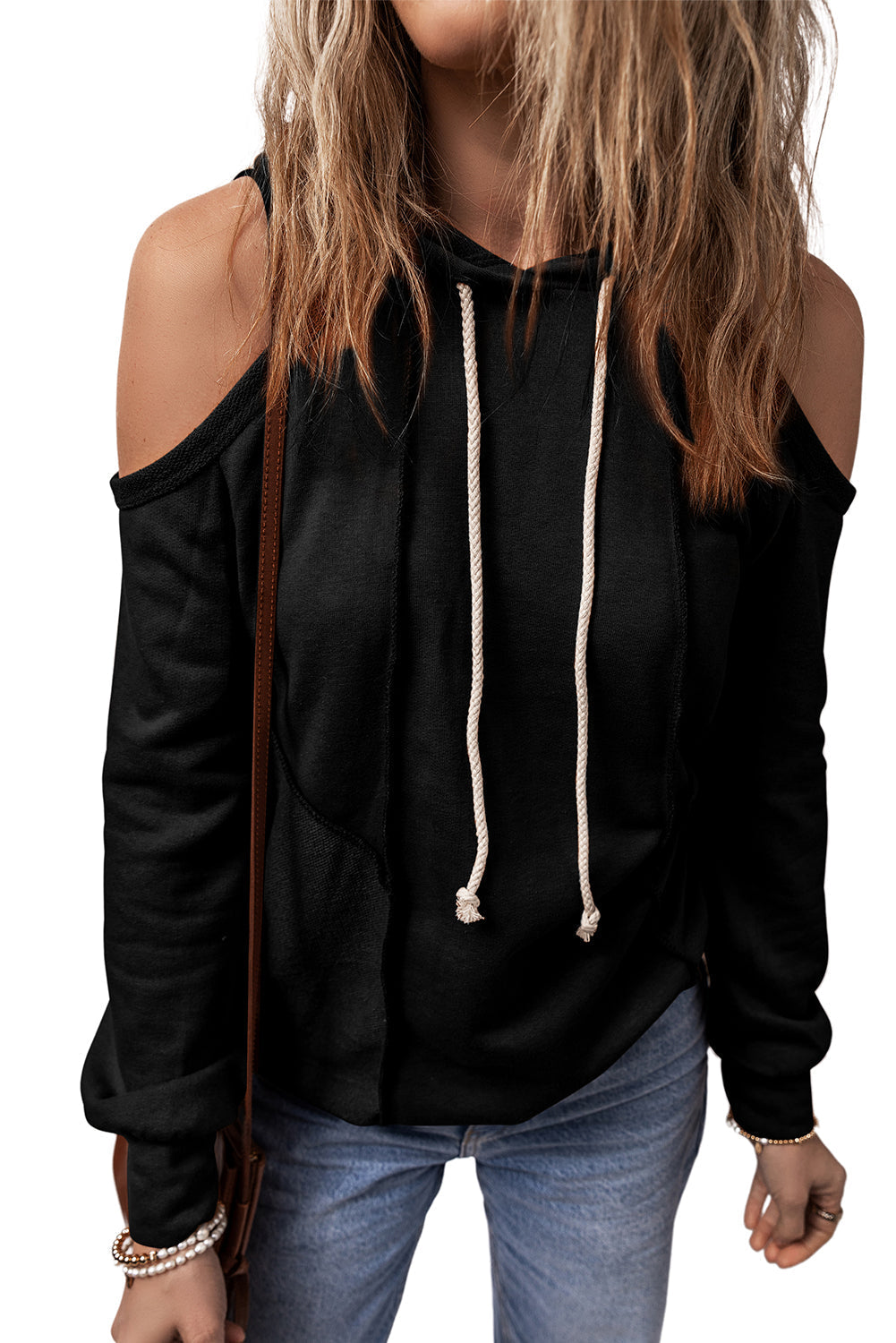 Sweat à capuche avec cordon de serrage et épaules dénudées à coutures apparentes