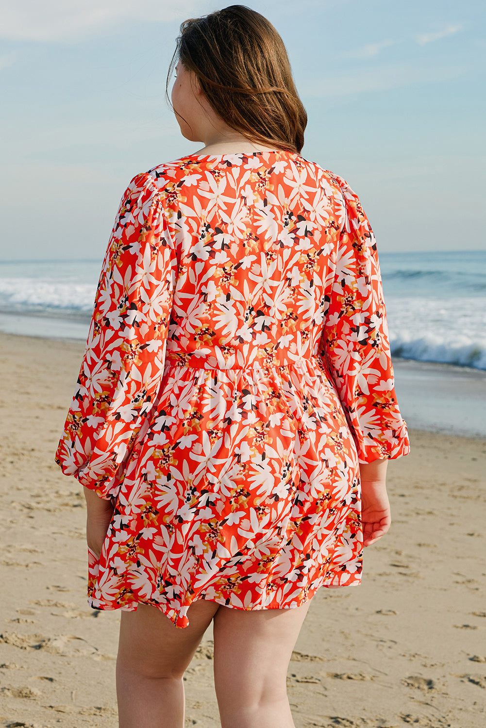 Robe mi-longue grande taille à imprimé floral, col en V, manches bouffantes
