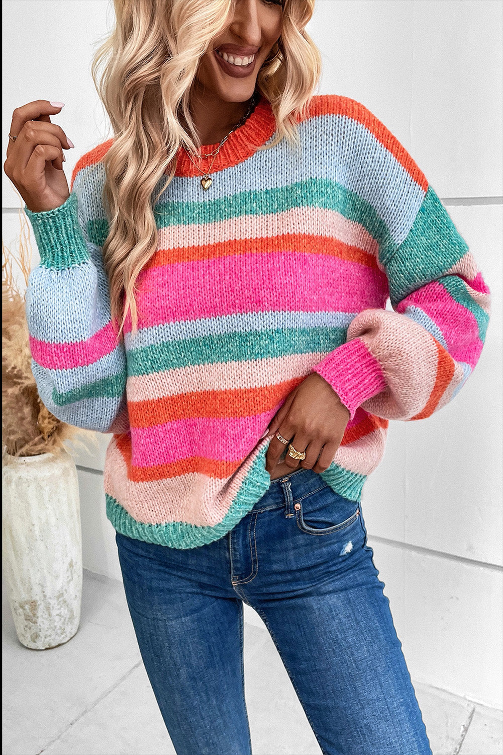 Pull rayé en tricot à épaules tombantes et manches bouffantes