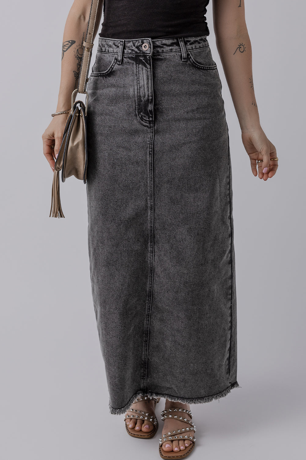 Jupe longue taille haute fendue au dos en denim a ourlet brut