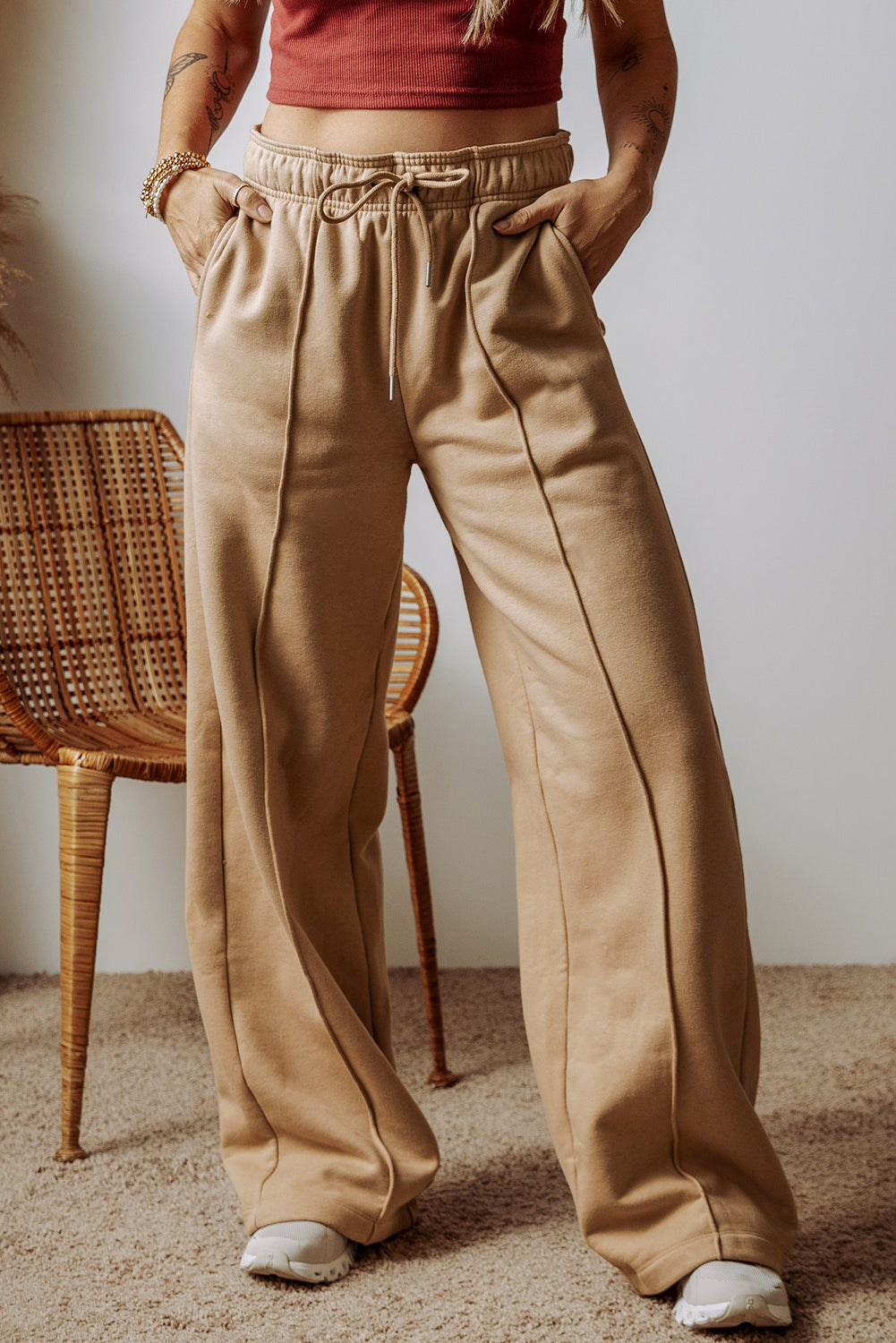 Pantalon large taille haute avec cordon de serrage et coutures apparentes