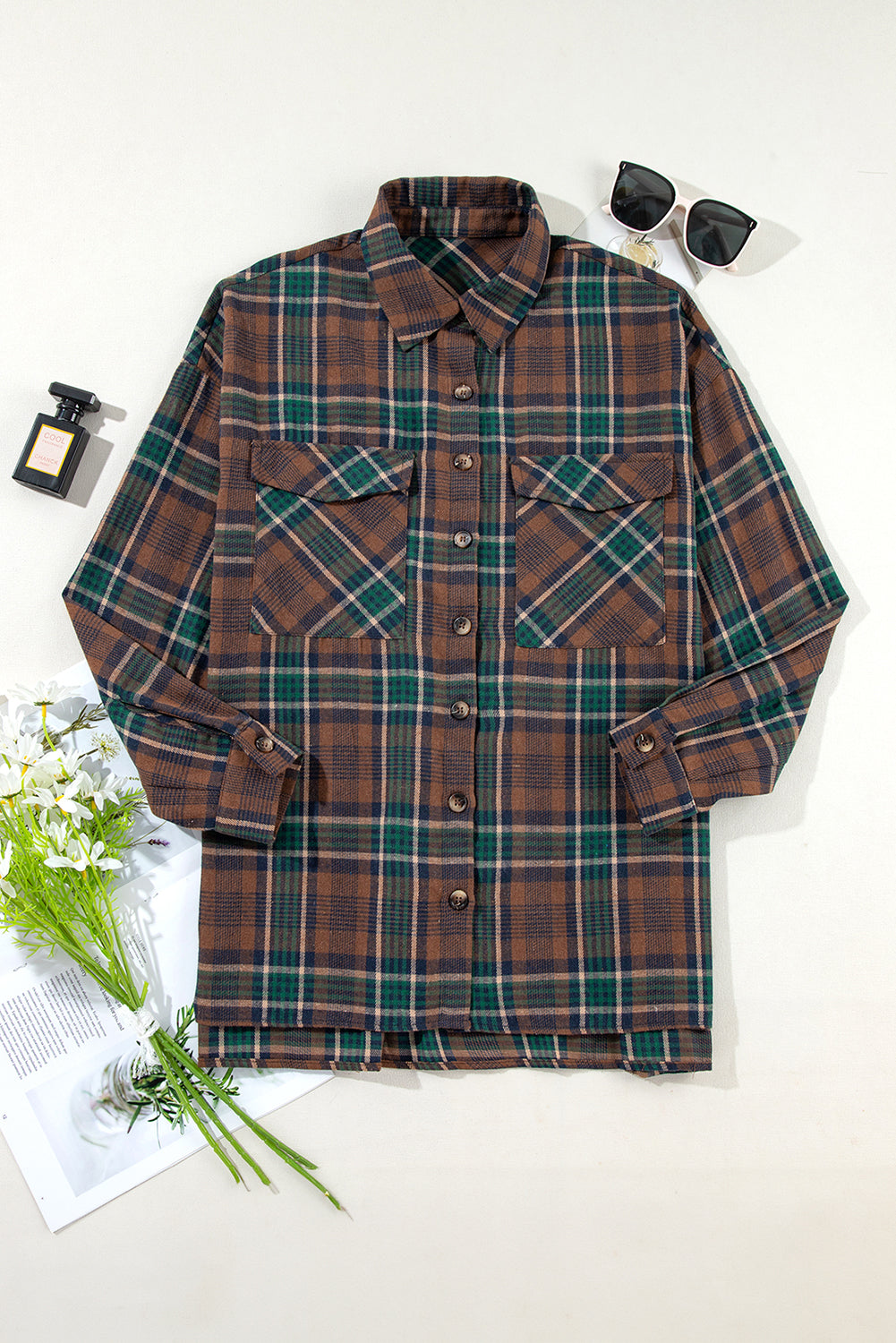 Veste chemise boutonnée à carreaux et poches poitrine