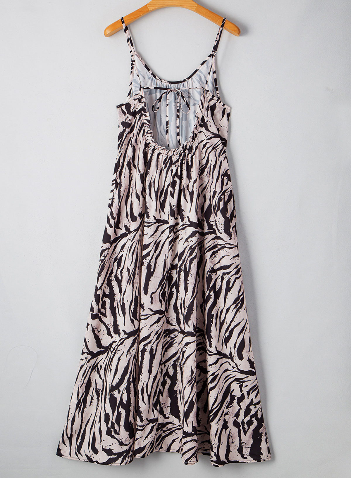 Robe d'été longue ample style bohème à imprimé abstrait et dos ouvert