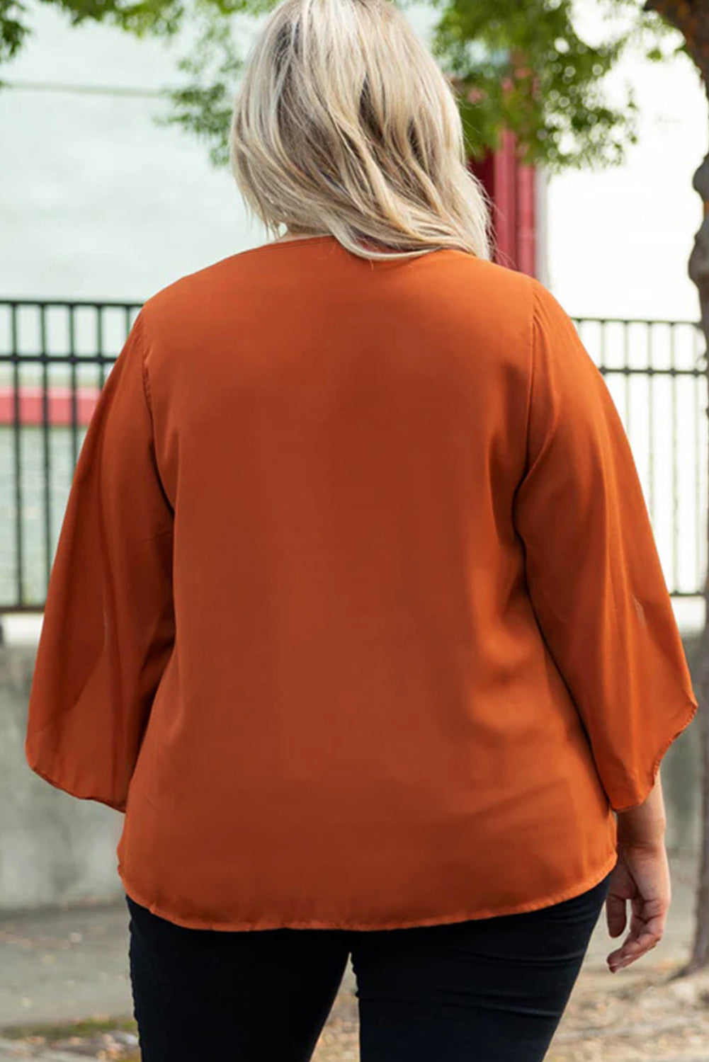 Chemisier uni à manches volantées et col en V de grande taille