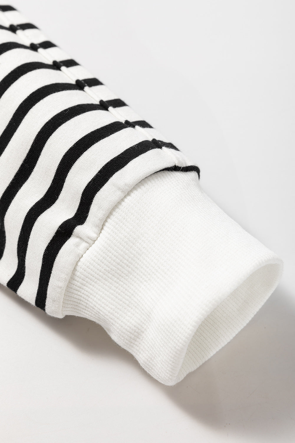 Sweat-shirt ample a manches raglan et fentes latérales