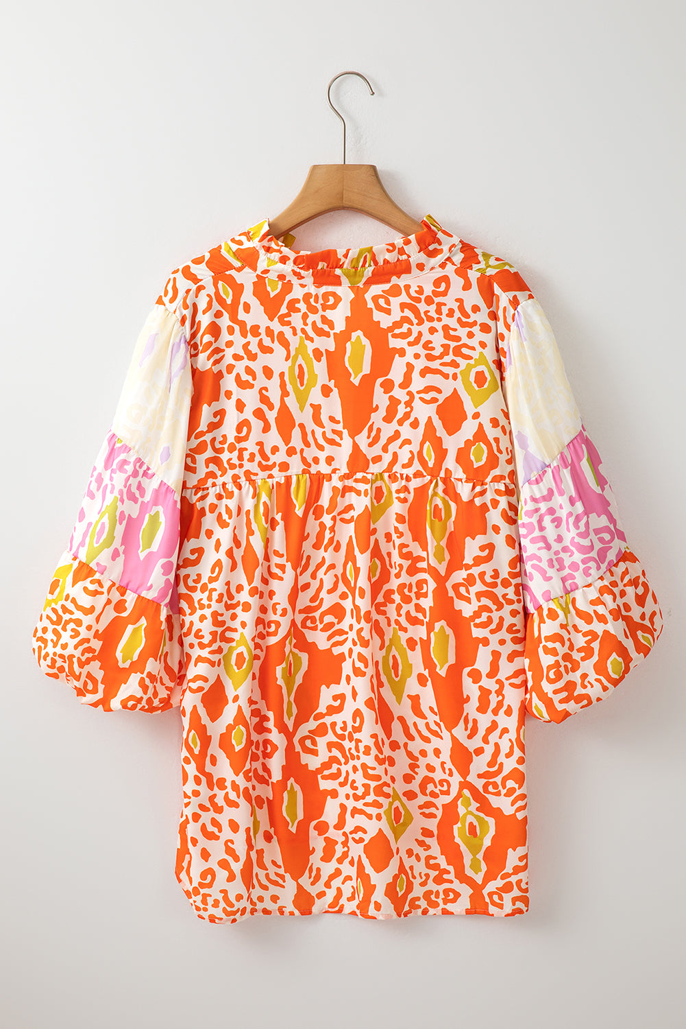 Blouse Léopard Colorblock a Manches Bouffantes et Col Fendu