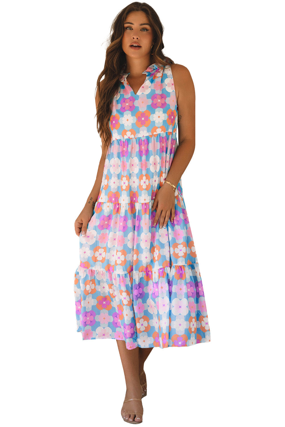 Robe longue a volants et imprimé floral, sans manches, a volants