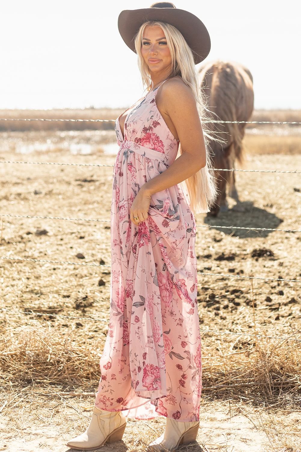 Robe longue plissée à fleurs, décolleté en V profond, taille empire, dos nu