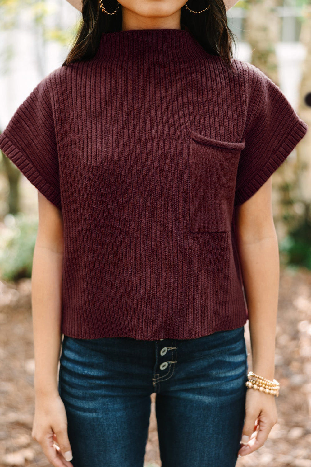 Pull a manches courtes en tricot côtelé avec poche plaquée