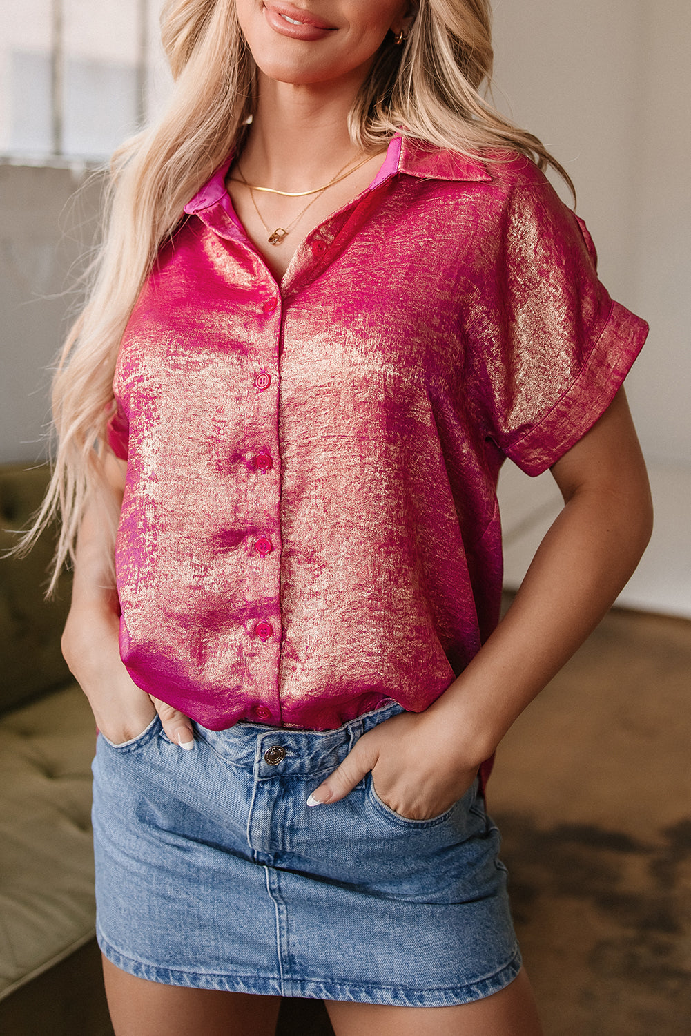 Chemise décontractée boutonnée à manches courtes et à reflets métalliques