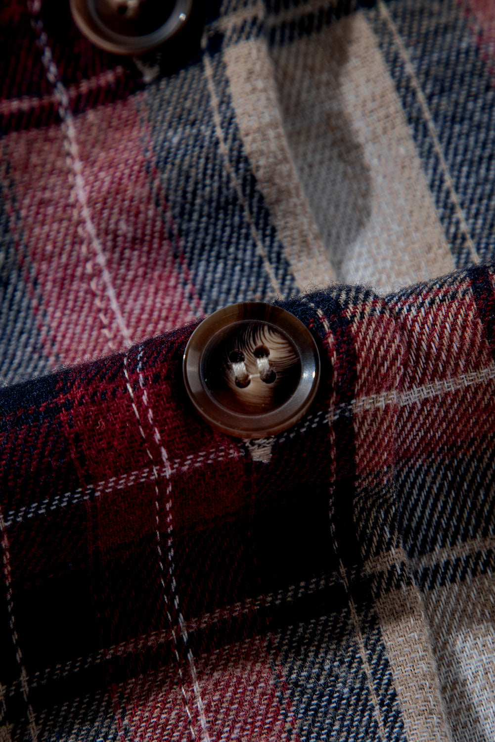 Veste à capuche boutonnée avec poche poitrine et imprimé écossais