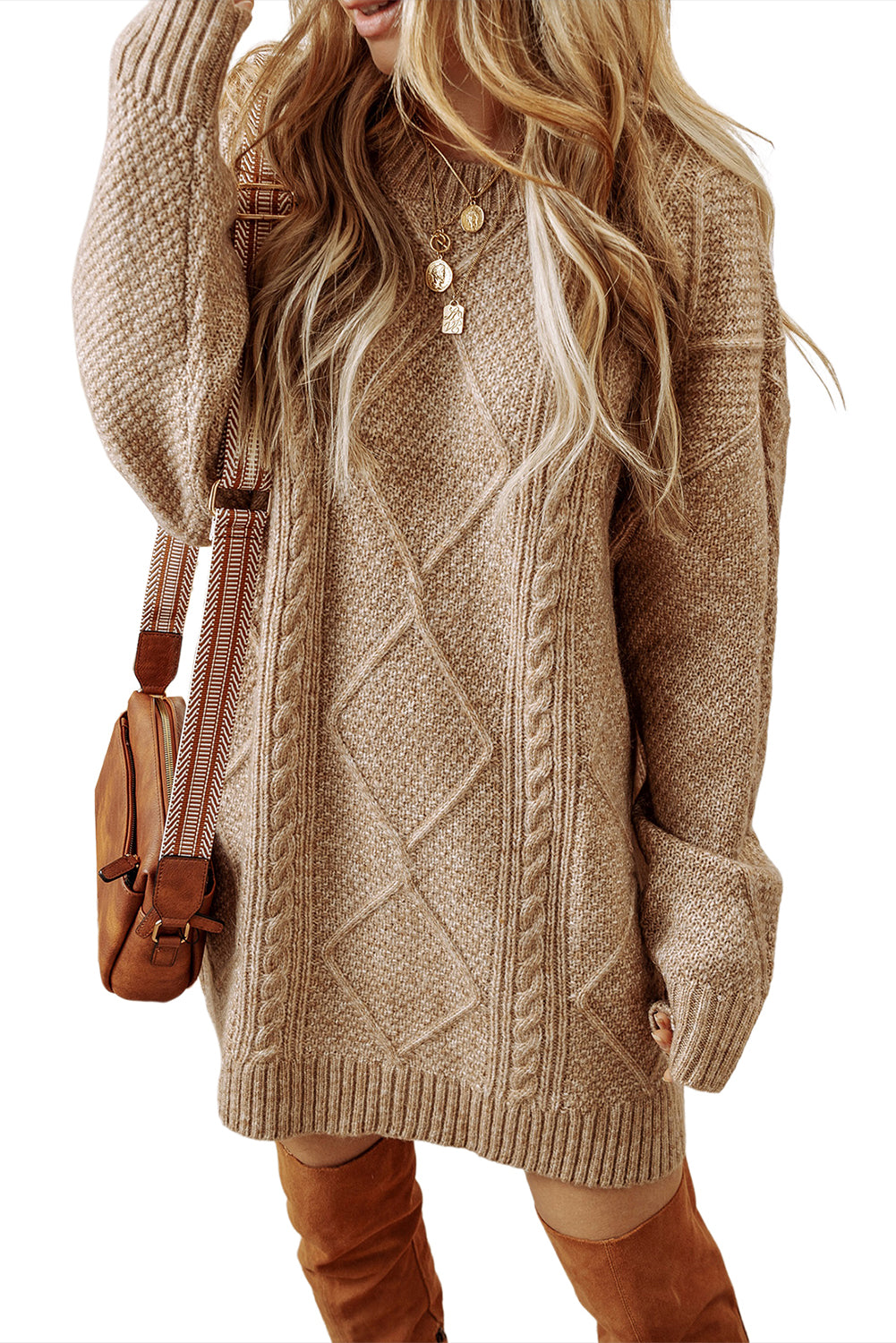 Robe pull coupe ample en tricot torsadé a épaules tombantes